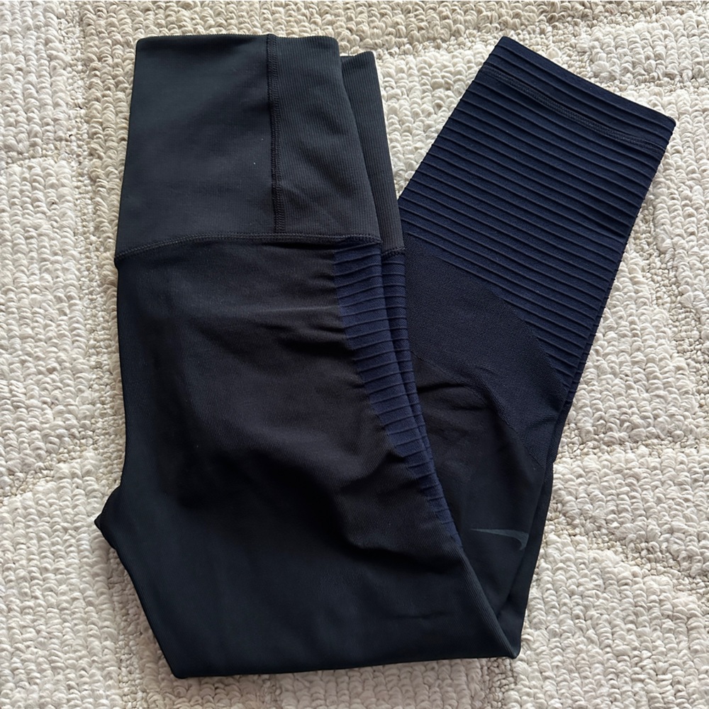 Nike women’s fitness pants size M never been wear